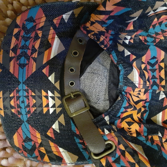 "OBEY" strap back - Picture 2 of 2